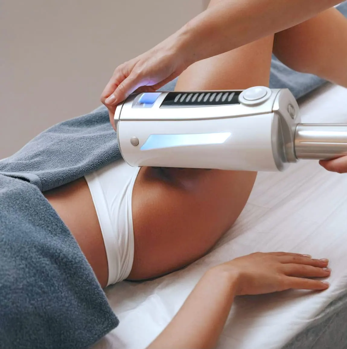 A contouring session over the glutes and upper thigh