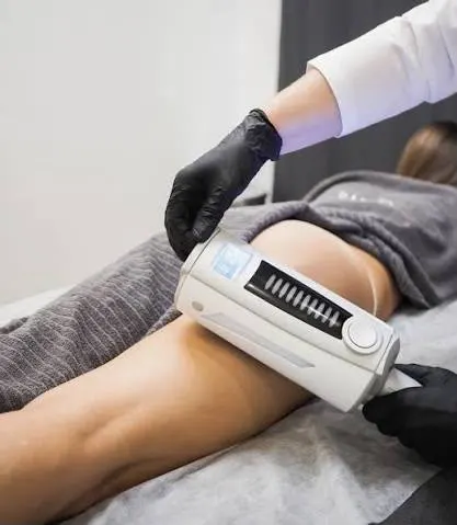 A session on the thigh just above the knee